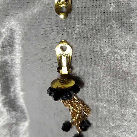 VINTAGE GERMANY Clip On Earrings Black Lucite Cluster Bead Gold Chain Dangle - Picture 8 of 9